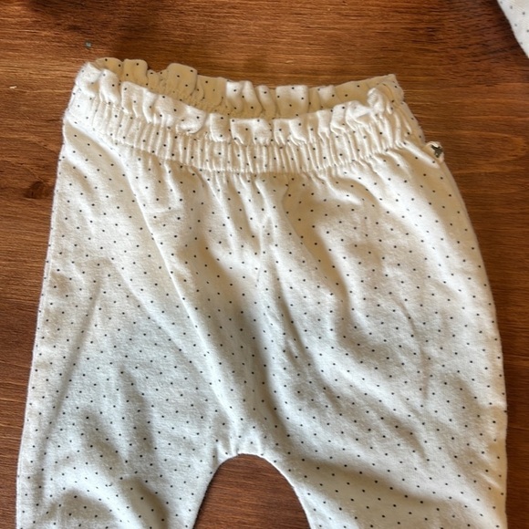 Baby gap girls newborn (up to 7 lbs) outfit in polka dot (new condition) - Picture 2 of 10